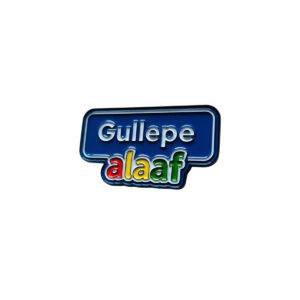 Carnavalspin Gullepe Alaaf in blauw met witte en rood, geel, groene letters Alaaf